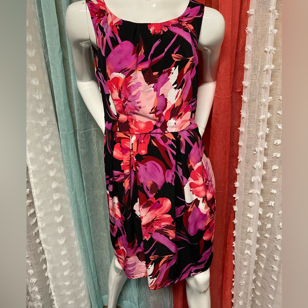 Bisou Bisou Flowered Sleeveless Dress. Size- 10. Pink/ black